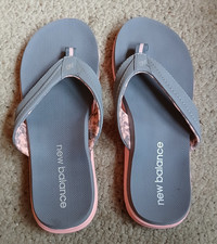 Chinelo feminino 7 B New Balance cinza claro com laranja claro excelente formato comprar usado  Enviando para Brazil