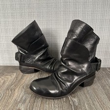 Botas de tornozelo femininas Marsell couro tamanho 36 EUA 6 preto fivela amassada salto de madeira comprar usado Botas de tornozelo femininas Marsell couro tamanho 36 EUA 6 preto fivela amassada salto de madeira comprar usado  Enviando para Brazil