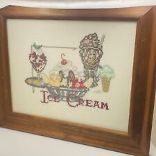 Usado, Arte de parede vintage feita à mão para sorvete ponto cruz 14”x11” decoração emoldurada Grannycore comprar usado  Enviando para Brazil