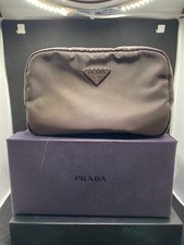 Bolsa Necessaire Prada Fumo Re-Nylon e Máscara de Viagem AZUL ESCURO Cetim 100% Autêntica comprar usado  Enviando para Brazil