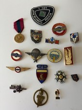 Beau lot insignes d'occasion  Saint-Georges-de-Reneins