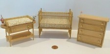 MC CASA DE BONECAS ENCARACOLADA MINIATURA VIME MÓVEIS DE QUARTO DE BEBÊ 3 PEÇAS BERÇO, CÔMODA... comprar usado  Enviando para Brazil