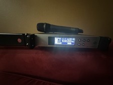 Usado, Sistema sem fio portátil Sennheiser EW 300 G4 AW+/MICROFONE LCD.  comprar usado  Enviando para Brazil
