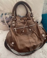 balenciaga bag usato balenciaga bag usato Attigliano
