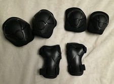 Youth skating pads for sale  Camden