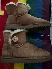 Ugg women boots for sale  NEW MALDEN