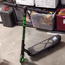 Scooter elétrico recarregável Pulse Performance Revster 200 verde e preto, usado comprar usado  Enviando para Brazil