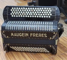 Acordeão cromático Maugein Frères 4 vozes Musette – Palhetas de bronze – c.1950 – UE comprar usado  Enviando para Brazil