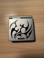 Game Boy Advance SP Tribal Limited Edition Silber – Gebraucht, funktioniertIch v comprar usado Game Boy Advance SP Tribal Limited Edition Silber – Gebraucht, funktioniertIch v comprar usado  Enviando para Brazil