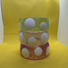 3 pulseiras retrô de plástico branco bolinhas em glitter transparente, usado comprar usado  Enviando para Brazil