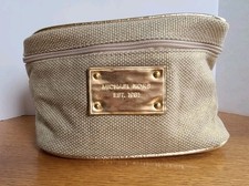 Bolsa de maquiagem Michael Kors bege metálico dourado tecido com logotipo de alça comprar usado  Enviando para Brazil