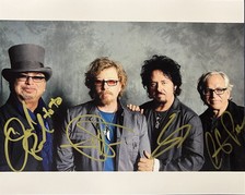FOTO AUTOGRAFADA BANDA COMPLETA ASSINADA 8x10 FOTO BANDA DE ROCK AUTÊNTICA CERTIFICADO DE AUTENTICIDADE comprar usado  Enviando para Brazil