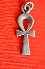 Pendentif croix égyptienne d'occasion  Basse-Goulaine