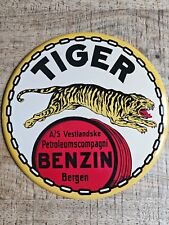Plaque tiger benzin d'occasion  Le Mesnil-Saint-Denis
