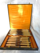 Menagère couteaux art d'occasion  Aimargues