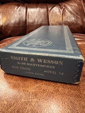 Usado, Smith & Wesson K-38 obra-prima modelo nº. Caixa de fábrica 14-2 e manual 6" azul 1965 comprar usado Usado, Smith & Wesson K-38 obra-prima modelo nº. Caixa de fábrica 14-2 e manual 6" azul 1965 comprar usado  Enviando para Brazil