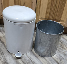 Usado, Antiga lata de lixo de metal branco tampa flip de degrau médico/beleza puxar lata dentro comprar usado  Enviando para Brazil
