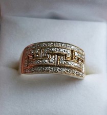 Beautiful 9ct yellow for sale  SOUTHAMPTON