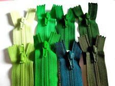 Usado, Tecido de malha de náilon com zíper tamanho #2,5 tons de cor verde indivisíveis YKK comprar usado  Enviando para Brazil
