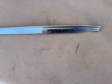 Moldura externa superior da porta Mercedes W111 220SE 250SE 280SE 3.5 1117285130. comprar usado  Enviando para Brazil