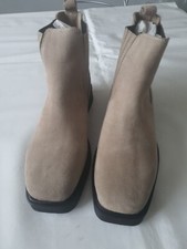 Mulheres UK6 Oasis Suede Ankle Boots Square Toe Pull On Bege comprar usado  Enviando para Brazil
