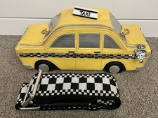 ÚLTIMA BOLSA DE AMOSTRA Betsey Johnson Kitsch Fair Play Bolsa de Táxi Amarela NOVO EM FOLHA, usado comprar usado  Enviando para Brazil