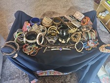200 pieces women for sale  Hesperia