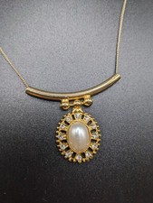 Lindo colar Emma Page tom dourado com cabochão de pérolas e strass cintilante, usado comprar usado  Enviando para Brazil