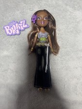 Lalka Bratz Flower Girlz Sasha bardzo rzadka, używany na sprzedaż Lalka Bratz Flower Girlz Sasha bardzo rzadka, używany na sprzedaż  Wysyłka do Poland