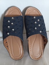 Belle paire pantoufles d'occasion Belle paire pantoufles d'occasion  Carpentras