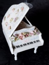 Spieluhr porzellan klavier gebraucht kaufen Spieluhr porzellan klavier gebraucht kaufen  Montabaur-Umland