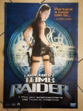 Poster lara croft usato  Andria