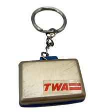Mala de plástico vintage TWA novidade chaveiro bola de chiclete máquina prêmio década de 1980, usado comprar usado  Enviando para Brazil