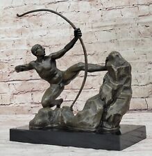 Usado, Scultura In Bronzo Di Un Uomo Potente Con Arco Vintage Di Juno Marble comprar usado  Enviando para Brazil
