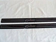Due strisce ghia usato  Spedire a Italy