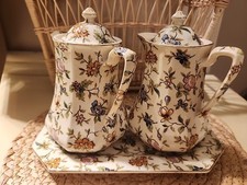 MM Tetera Floral Japón, Cafetera, Bandeja. Una tapa y bandeja tienen grietas, ver piezas. segunda mano  Embacar hacia Mexico
