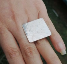 Grosse bague carrée d'occasion  Limoges-