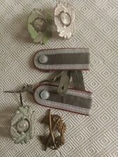 Lot insignes épaulettes d'occasion  Cosne-Cours-sur-Loire