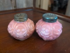 Agitadores de sal baixos EAPG Pink Scroll fabricante desconhecido comprar usado  Enviando para Brazil