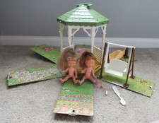 Holly Hobbie 1978 Bonecas e Gazebo Dobrável Conjunto Vintage com Chocalho, Garrafa de Sapatos comprar usado  Enviando para Brazil