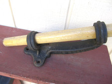 antigo suporte de bandeira de parede de ferro fundido 1-1/2" furo resistente A LEITURA comprar usado  Enviando para Brazil