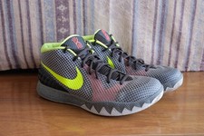 Usado, Nike Kyrie 1 ‘Dungeon’ Masculino EUA Tamanho 12 comprar usado  Enviando para Brazil