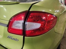 Lanterna traseira direita do passageiro 4 portas sedã compatível com 11-13 FIESTA 1223718 comprar usado  Enviando para Brazil