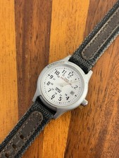 Relógio Timex Expedition feminino tom prata mostrador branco Indiglo 31mm nova bateria comprar usado Relógio Timex Expedition feminino tom prata mostrador branco Indiglo 31mm nova bateria comprar usado  Enviando para Brazil