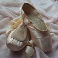 Pointe shoes freed for sale  BARNET