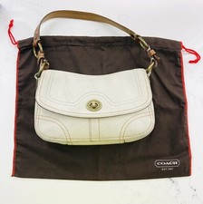 Bolsa de ombro Coach couro marfim pebbled 10”x6”x2.5”- com bolsa de pó comprar usado  Enviando para Brazil