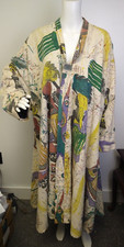 Usado, Vintage womens The African Village Cloth Art Painted Long Coat Art to wear XXL comprar usado  Enviando para Brazil