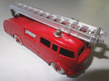 Dinky camion fourgon d'occasion  Saint-Pierre-de-Plesguen