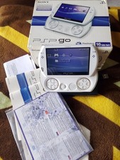 Console Sony PSP GO branco PSP-N1004 (raro) com caixa original  comprar usado Console Sony PSP GO branco PSP-N1004 (raro) com caixa original  comprar usado  Enviando para Brazil