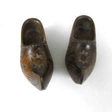 Paire sabots sculptés d'occasion  Vif